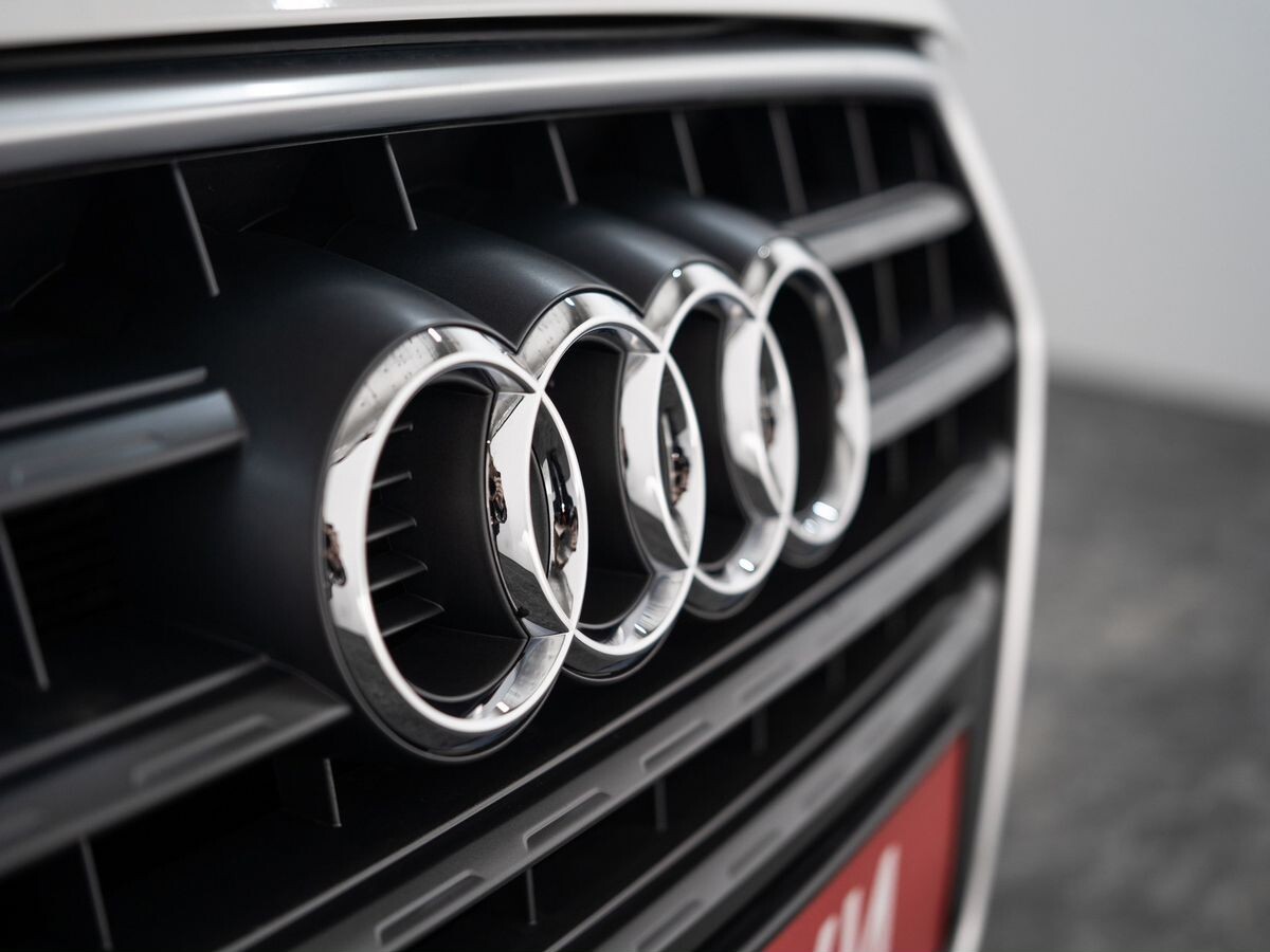 Audi Q3 2015 - фото автомобиля