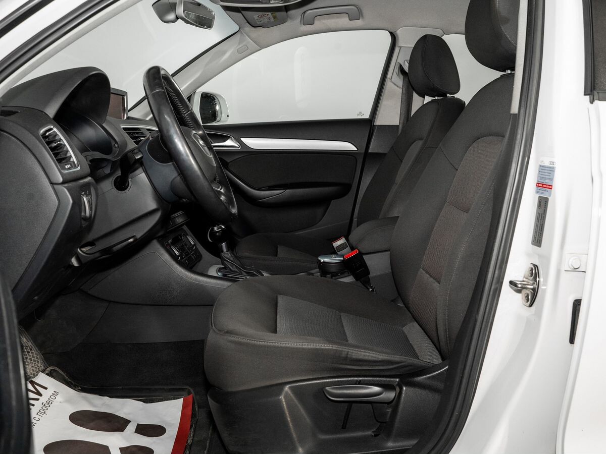 Audi Q3 2015 - фото автомобиля