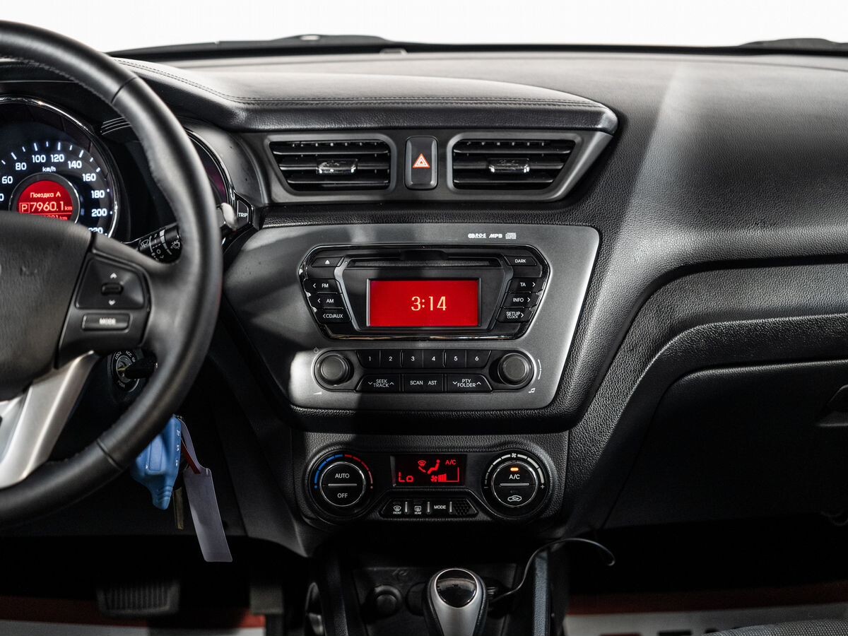 Kia Rio 2013 - фото автомобиля