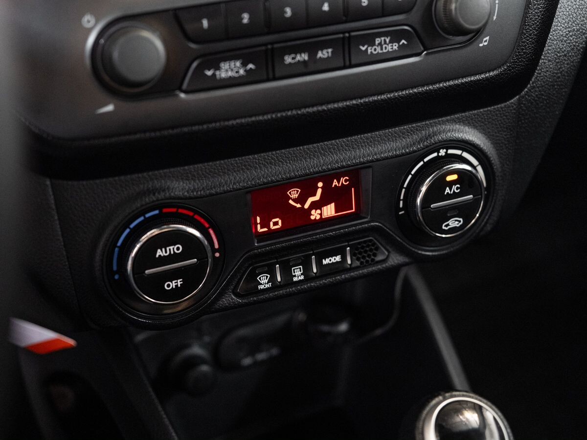 Kia Rio 2013 - фото автомобиля