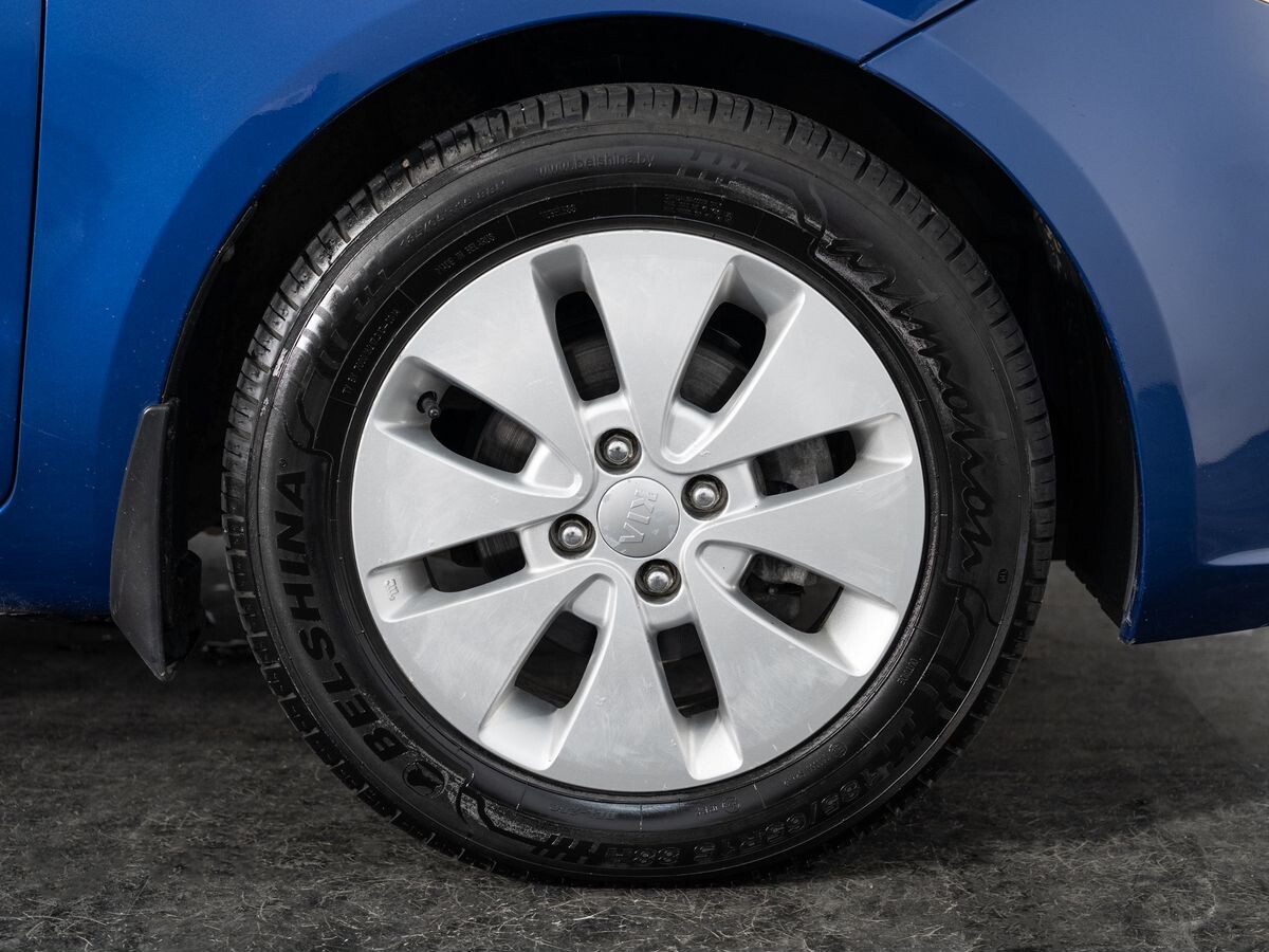 Kia Rio 2013 - фото автомобиля