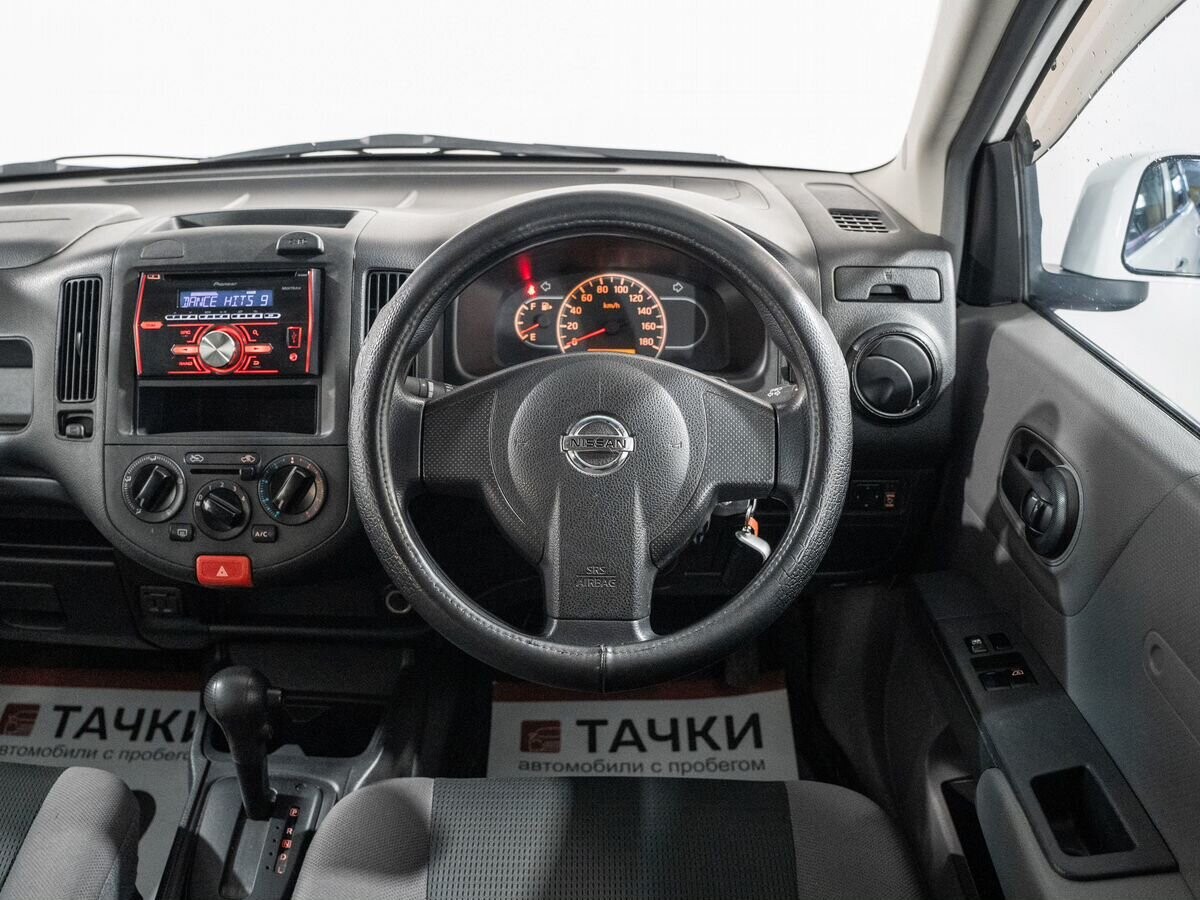 Nissan AD 2017 - фото автомобиля