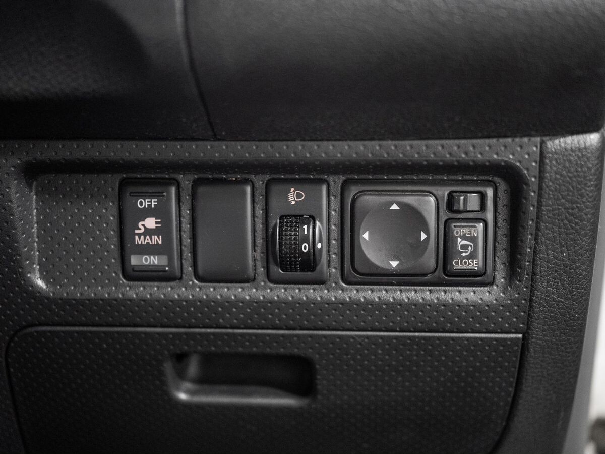 Nissan AD 2014 - фото автомобиля