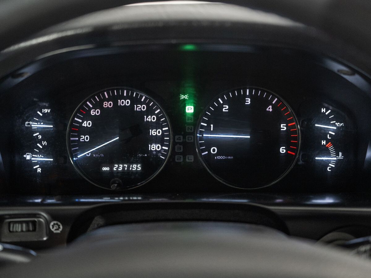 Toyota Land Cruiser 2005 - фото автомобиля