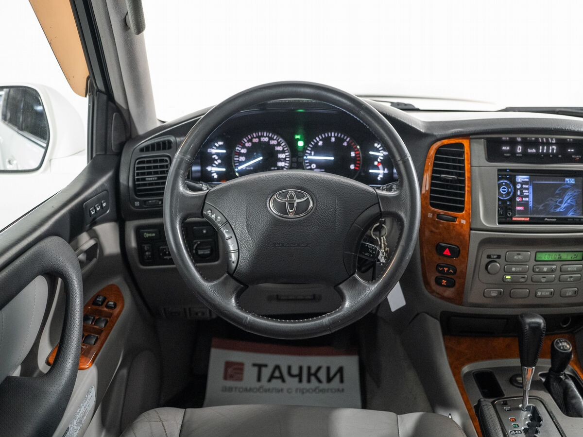 Toyota Land Cruiser 2005 - фото автомобиля