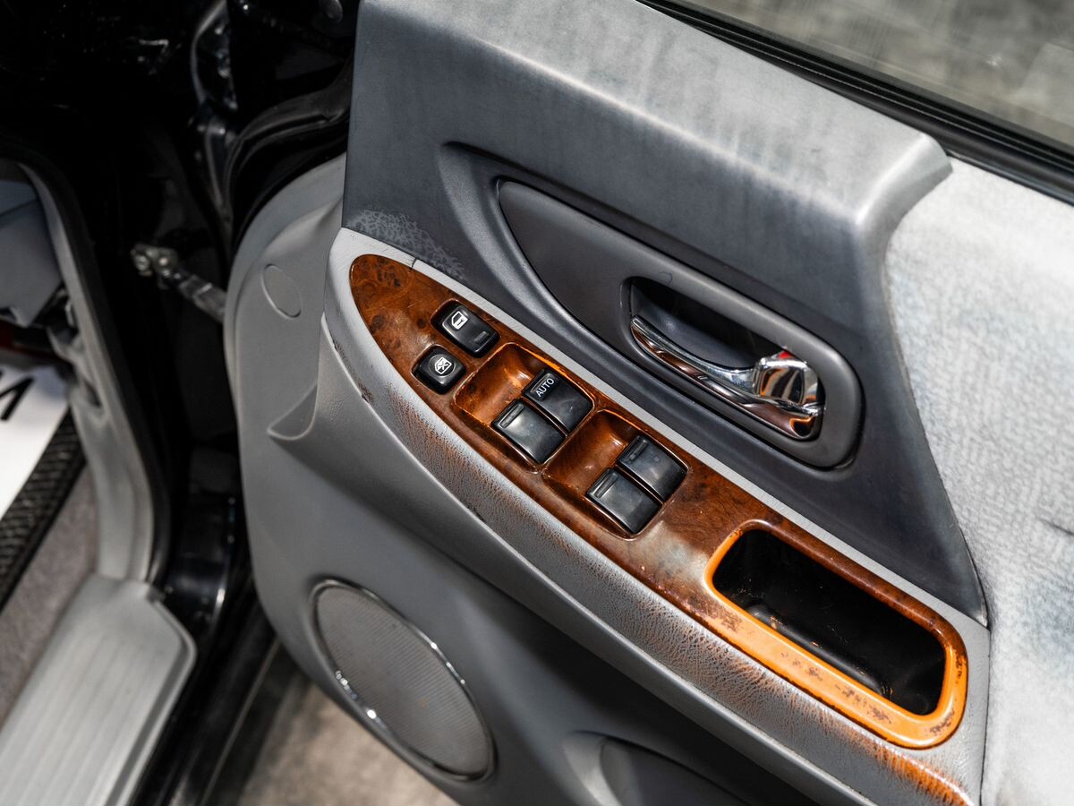 Nissan Presage 1998 - фото автомобиля