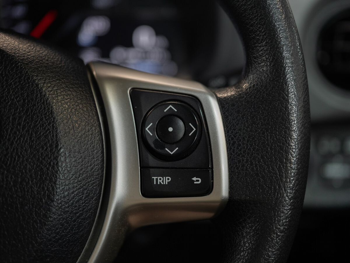 Toyota Vitz 2014 - фото автомобиля