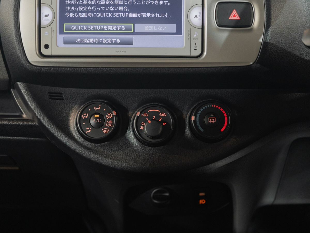 Toyota Vitz 2014 - фото автомобиля