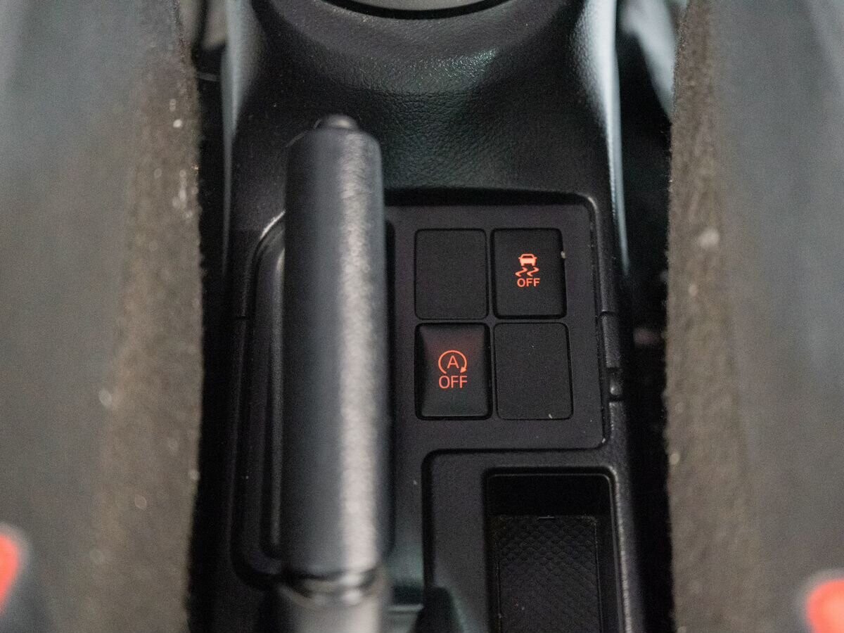 Toyota Vitz 2014 - фото автомобиля