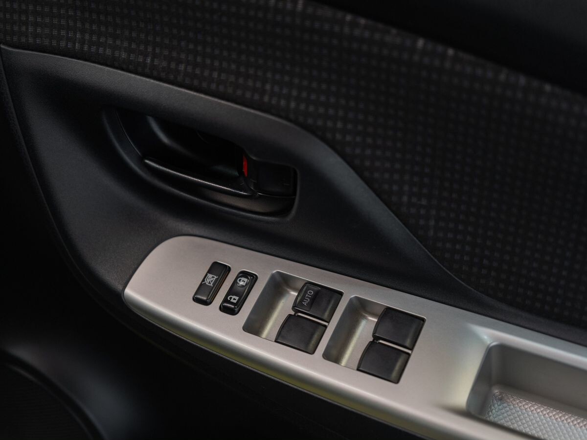 Toyota Vitz 2014 - фото автомобиля