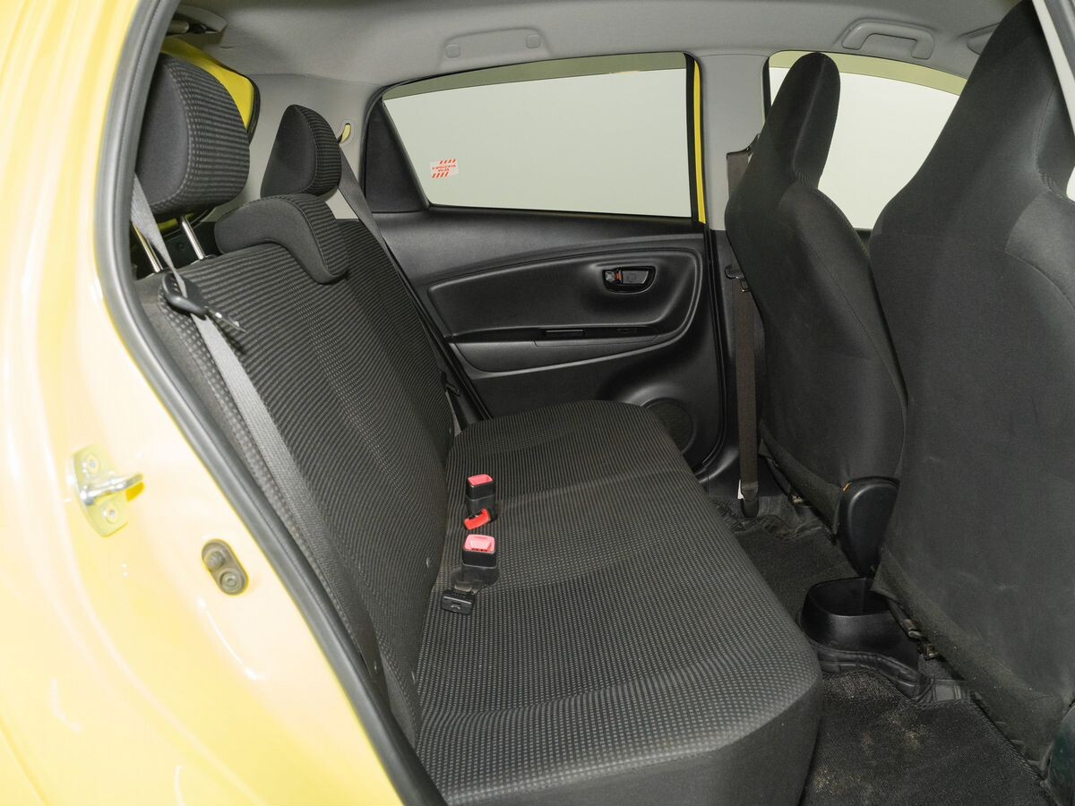 Toyota Vitz 2014 - фото автомобиля