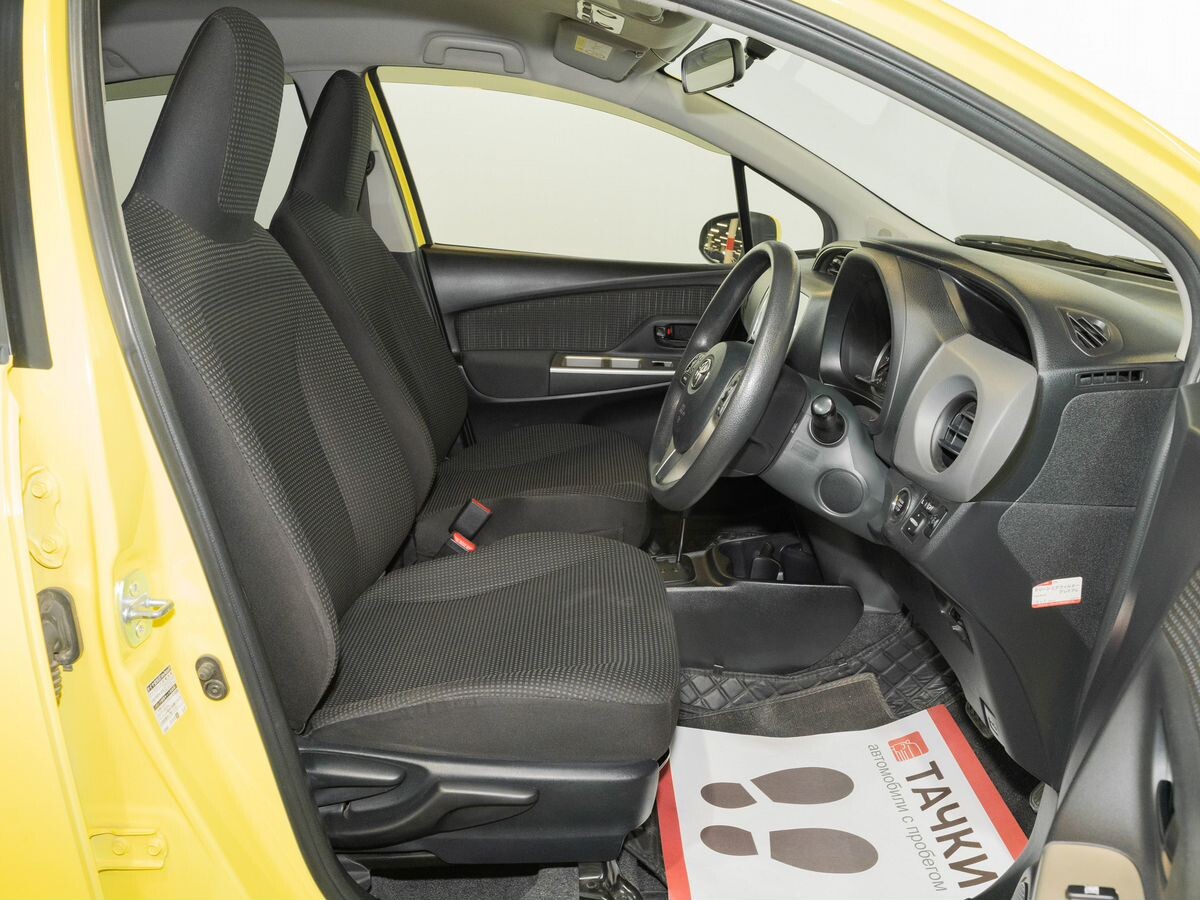 Toyota Vitz 2014 - фото автомобиля
