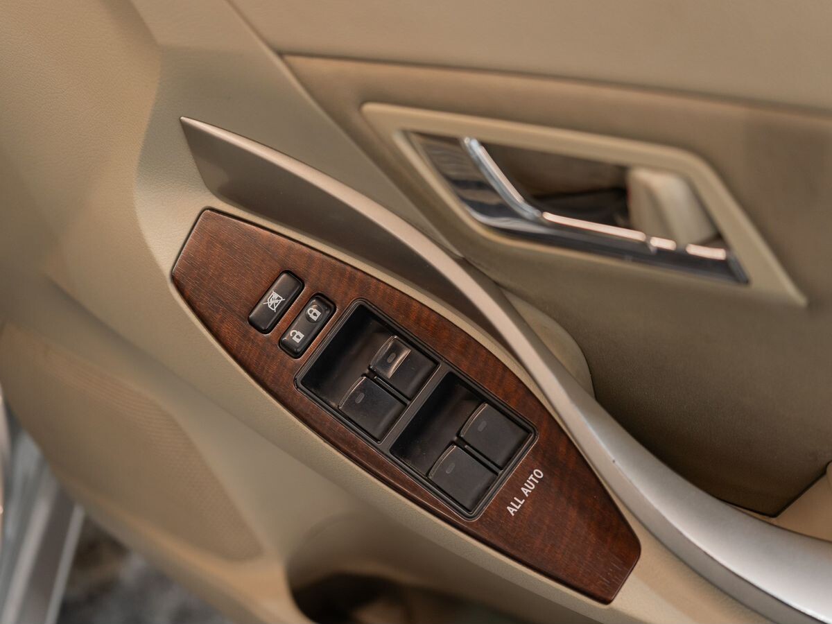 Toyota Premio 2011 - фото автомобиля