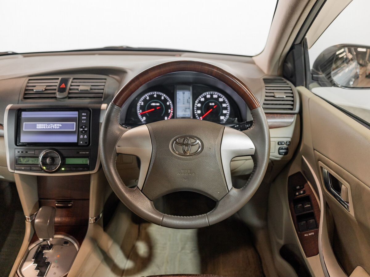 Toyota Premio 2011 - фото автомобиля