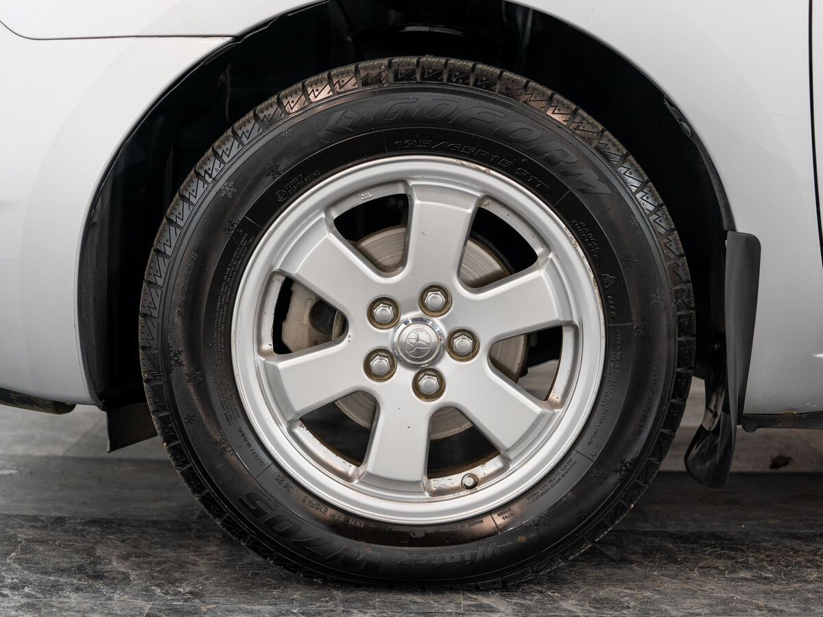 Toyota Prius 2008 - фото автомобиля