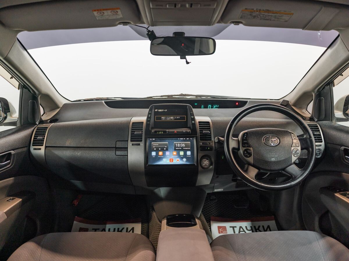 Toyota Prius 2008 - фото автомобиля