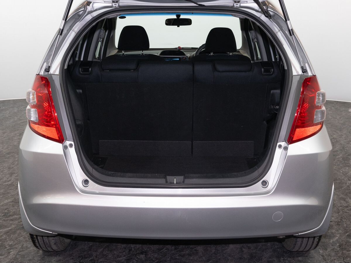 Honda Fit 2010 - фото автомобиля