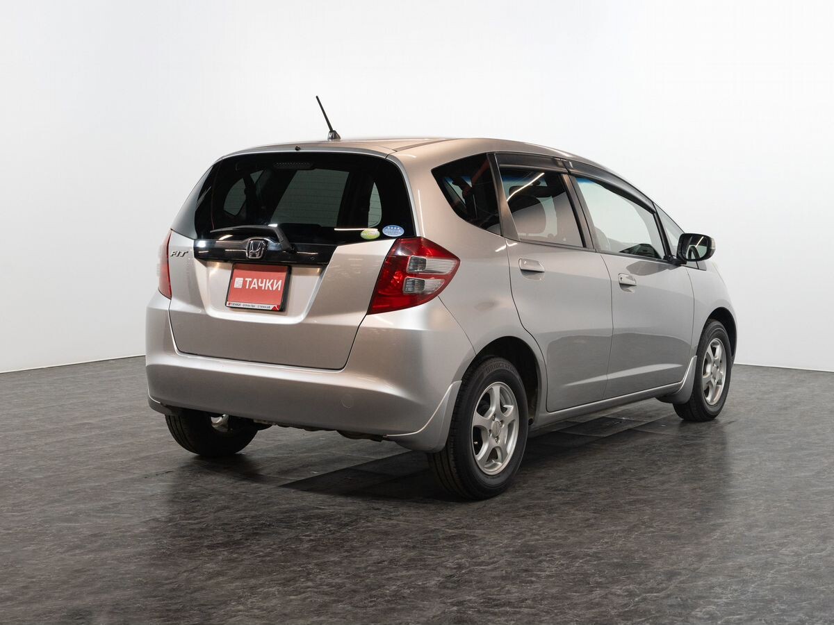 Honda Fit 2010 - фото автомобиля