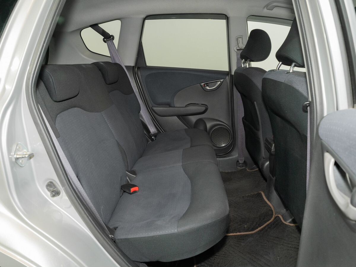 Honda Fit 2010 - фото автомобиля