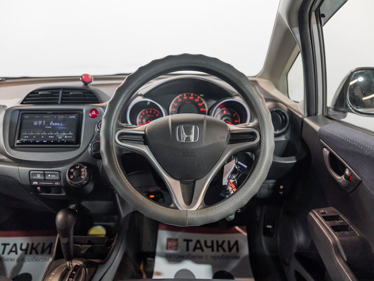 Honda Fit 2010 - фото автомобиля