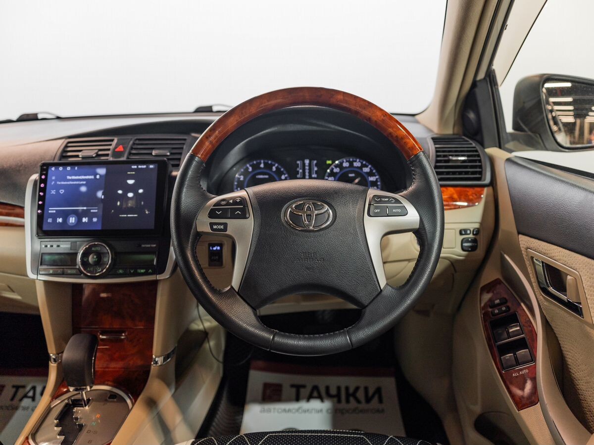 Toyota Premio 2014 - фото автомобиля