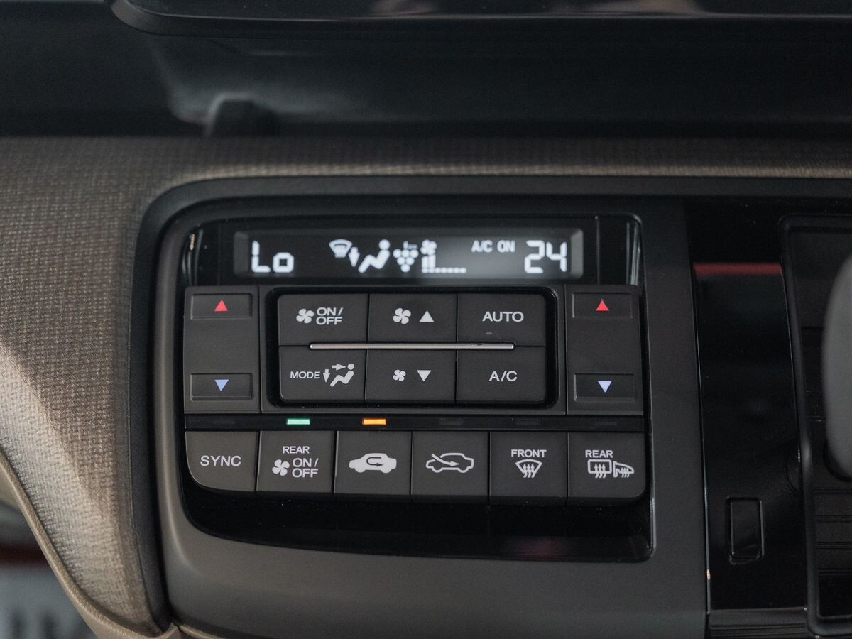Honda Stepwgn 2016 - фото автомобиля