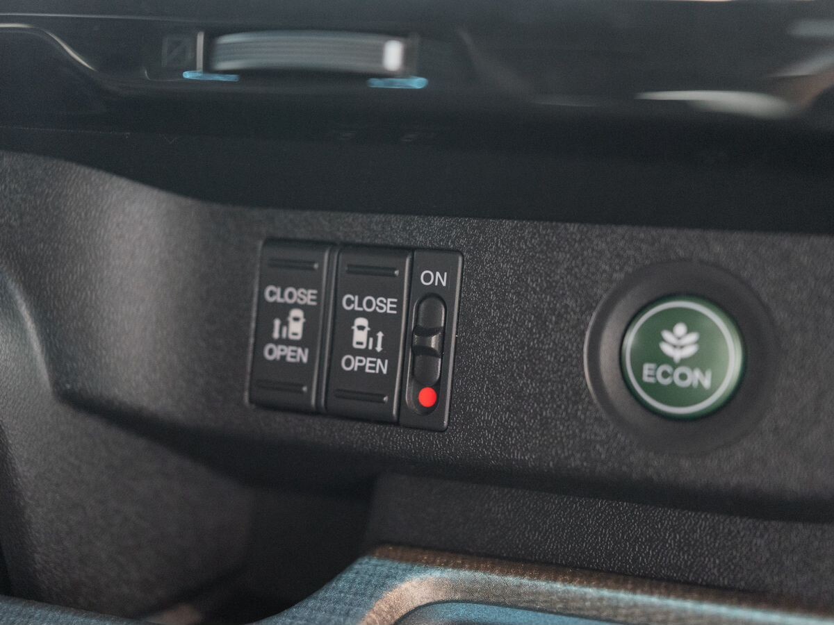 Honda Stepwgn 2016 - фото автомобиля