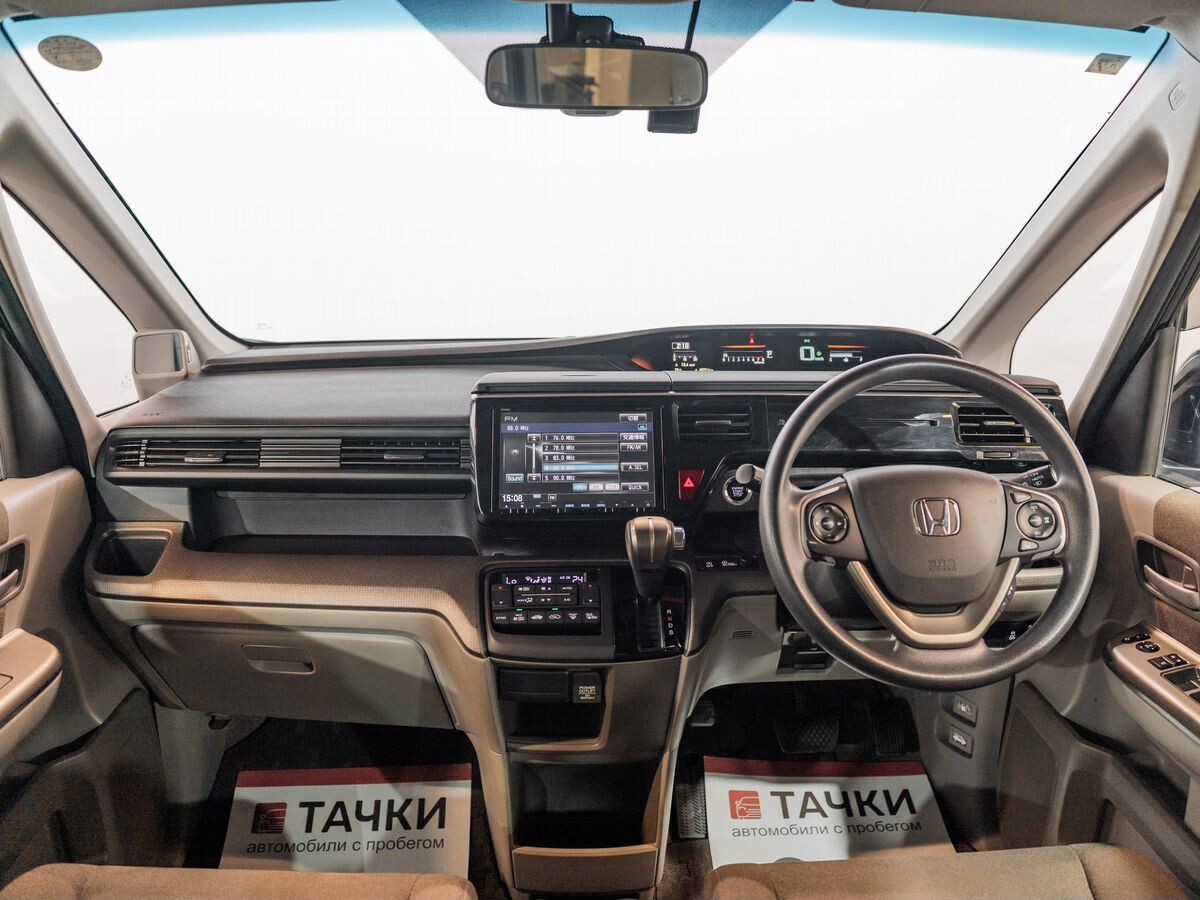 Honda Stepwgn 2016 - фото автомобиля