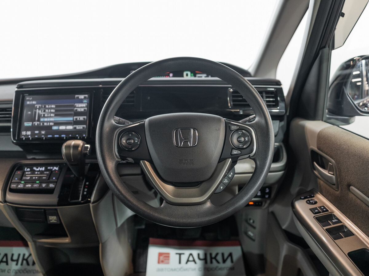 Honda Stepwgn 2016 - фото автомобиля