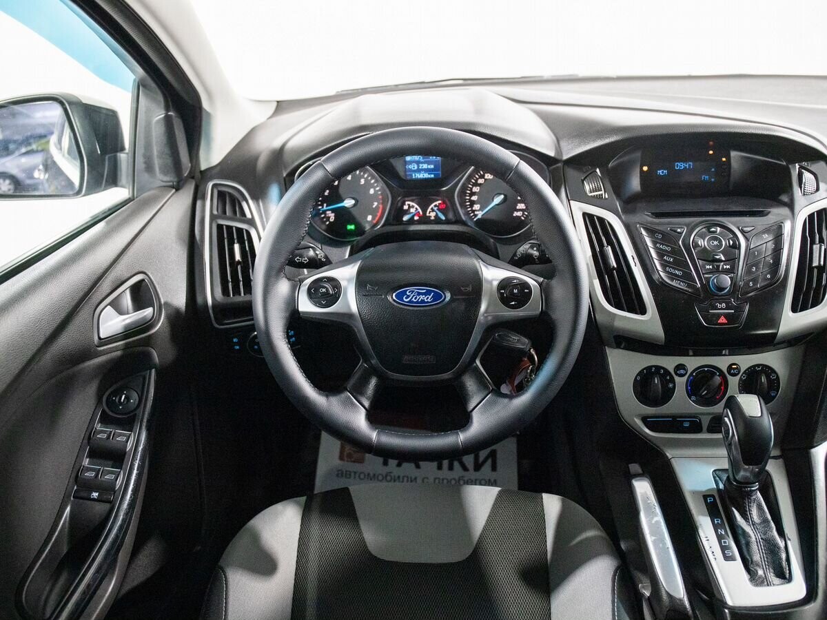 Ford Focus 2013 - фото автомобиля