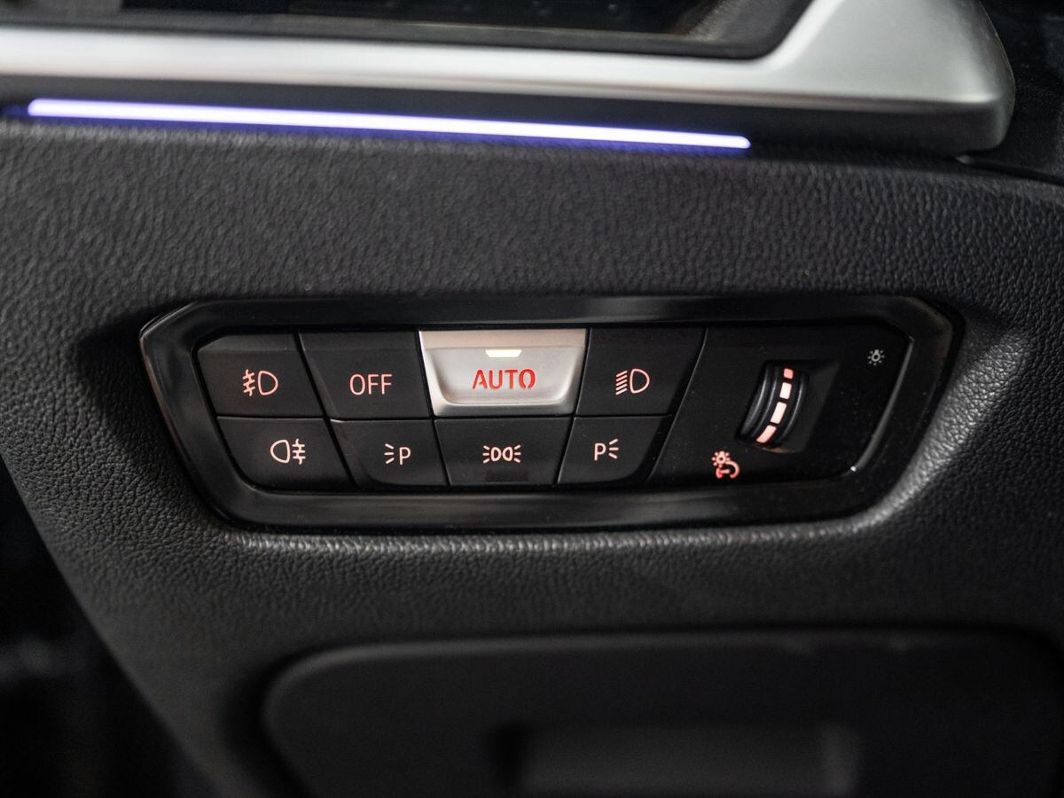 BMW 3-Series 2020 - фото автомобиля