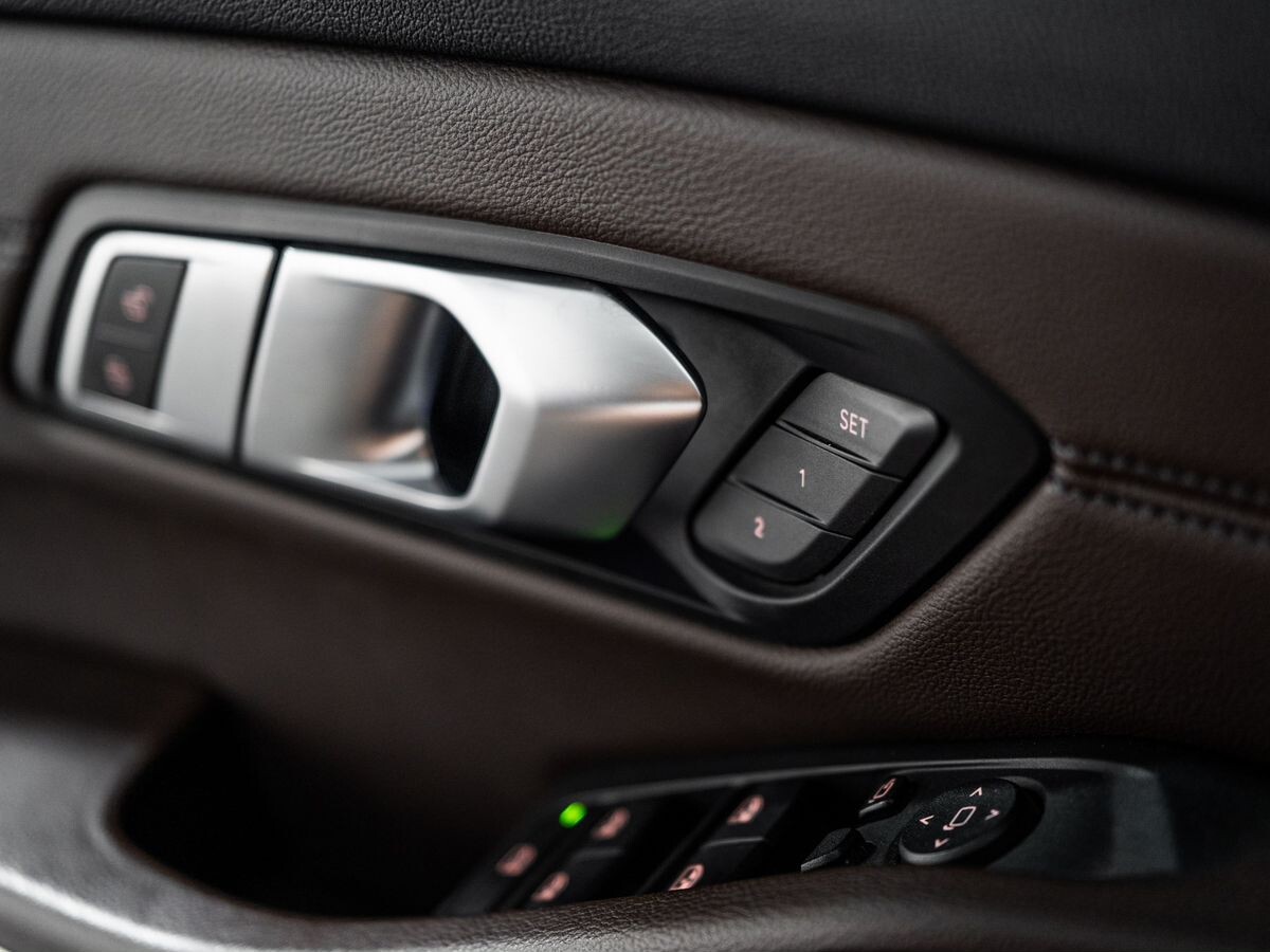 BMW 3-Series 2020 - фото автомобиля