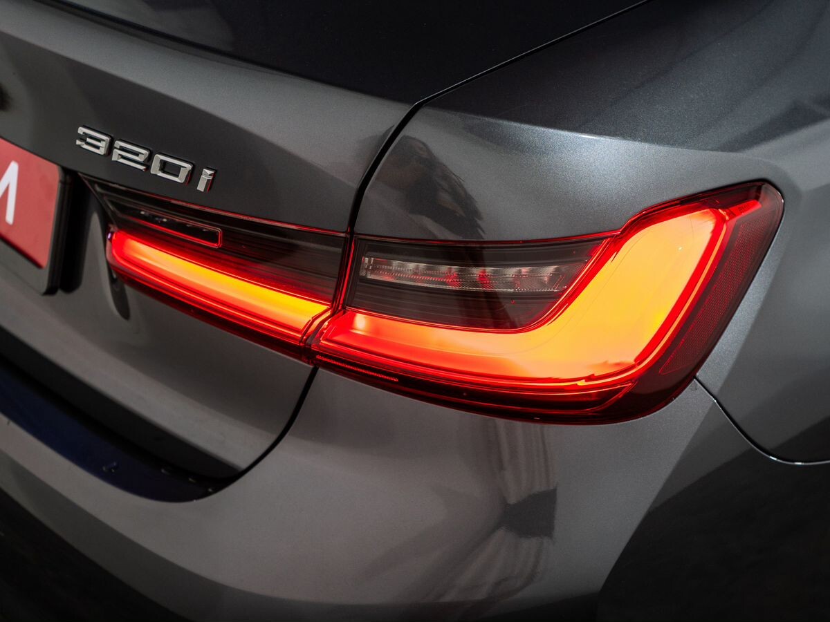 BMW 3-Series 2020 - фото автомобиля