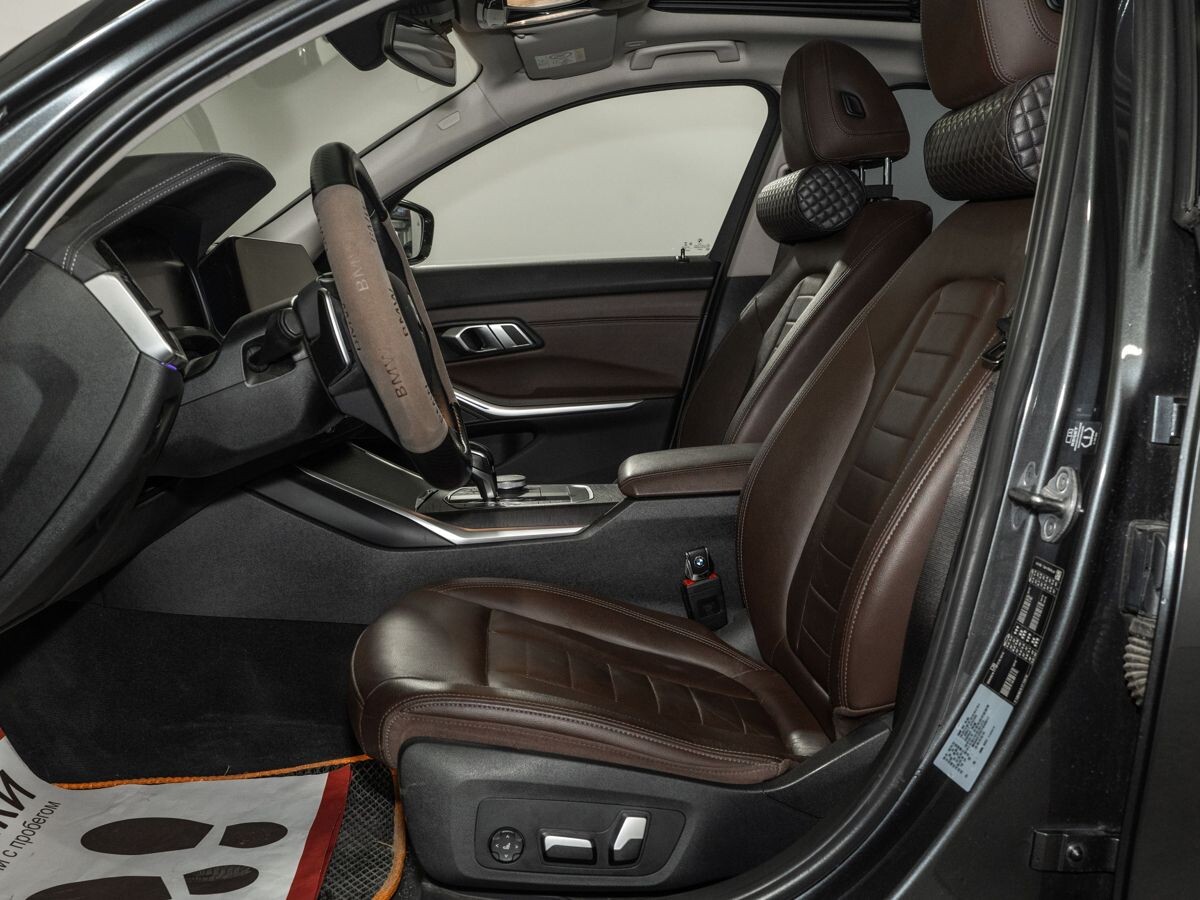 BMW 3-Series 2020 - фото автомобиля