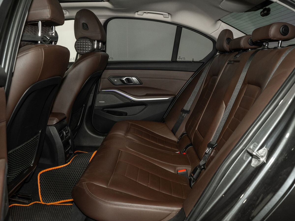 BMW 3-Series 2020 - фото автомобиля