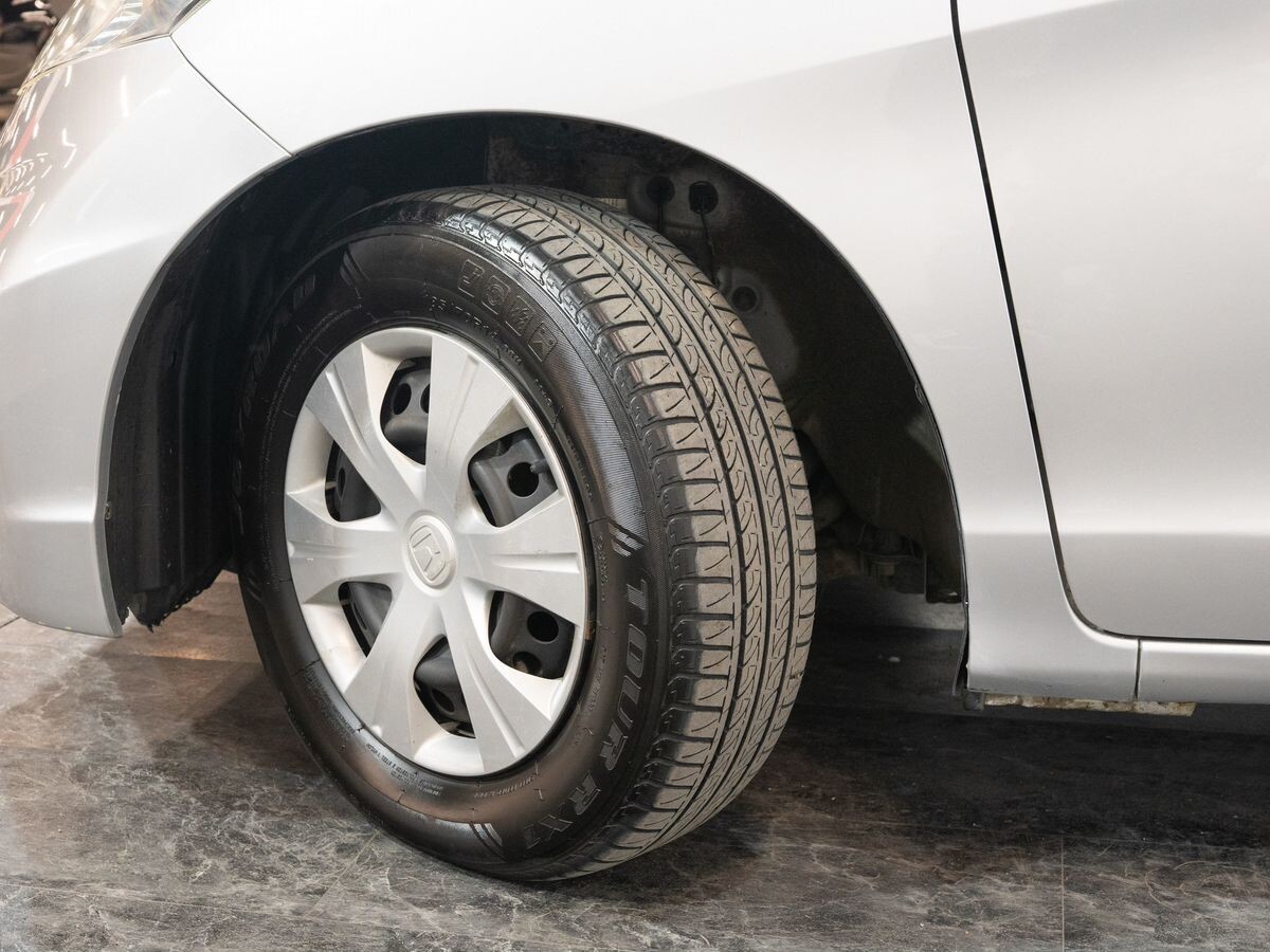 Honda Freed 2012 - фото автомобиля