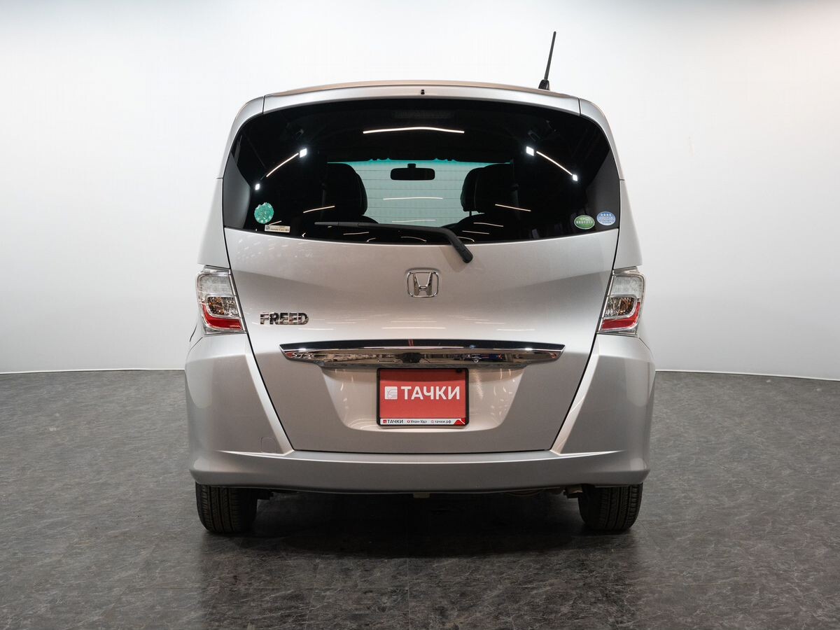 Honda Freed 2012 - фото автомобиля