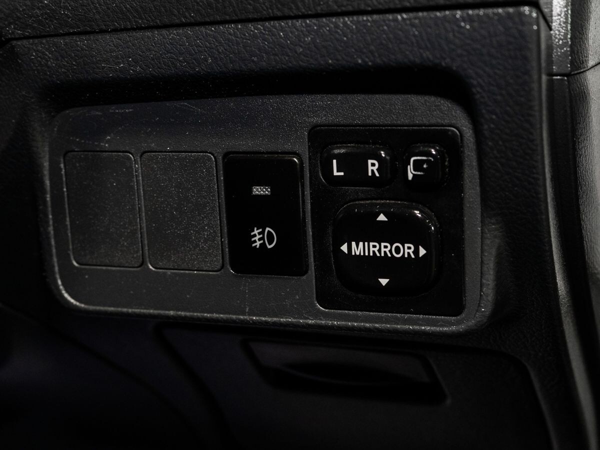 Toyota Corolla Fielder 2010 - фото автомобиля