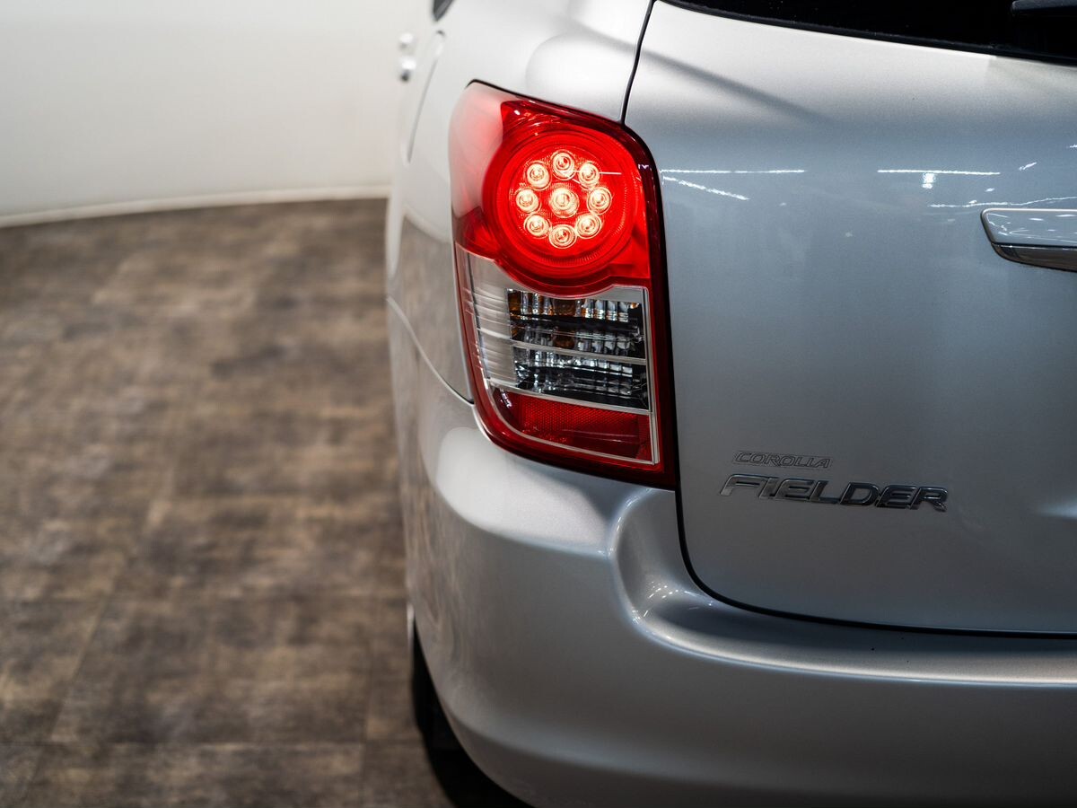 Toyota Corolla Fielder 2010 - фото автомобиля