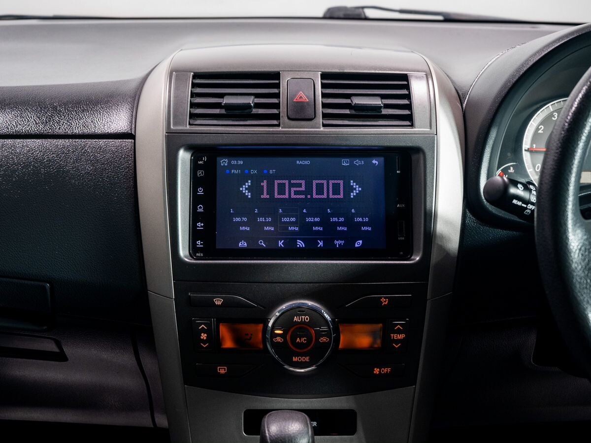 Toyota Corolla Fielder 2010 - фото автомобиля