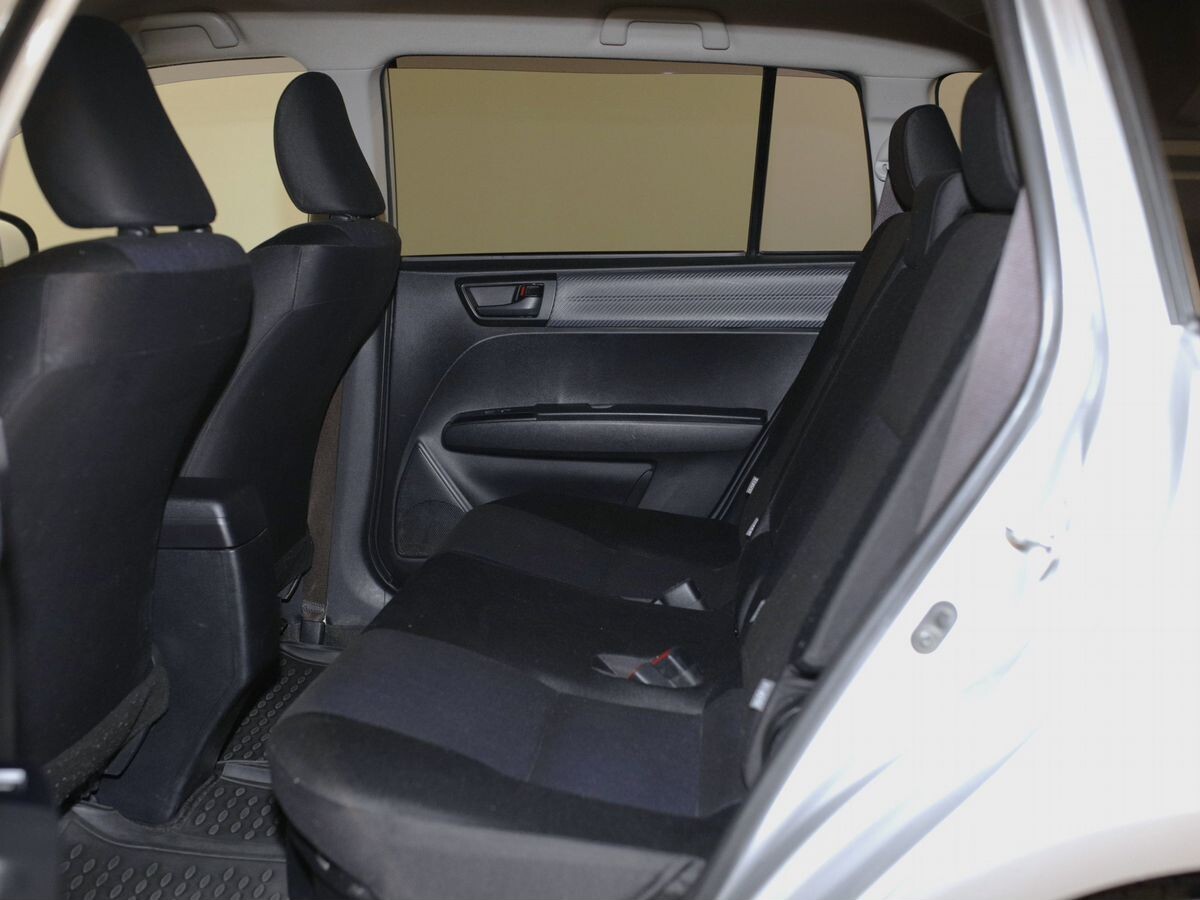 Toyota Corolla Fielder 2014 - фото автомобиля