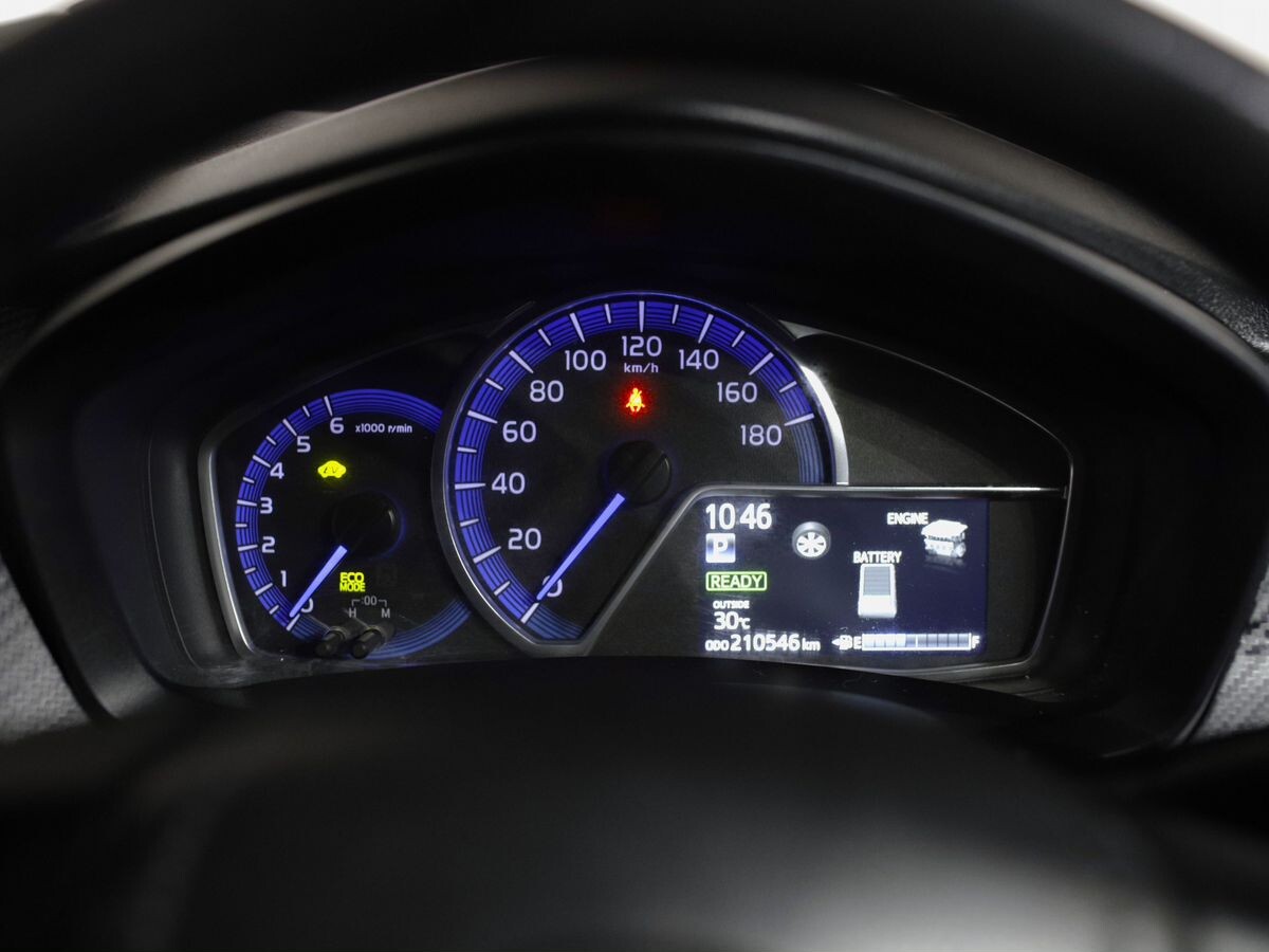 Toyota Corolla Fielder 2014 - фото автомобиля