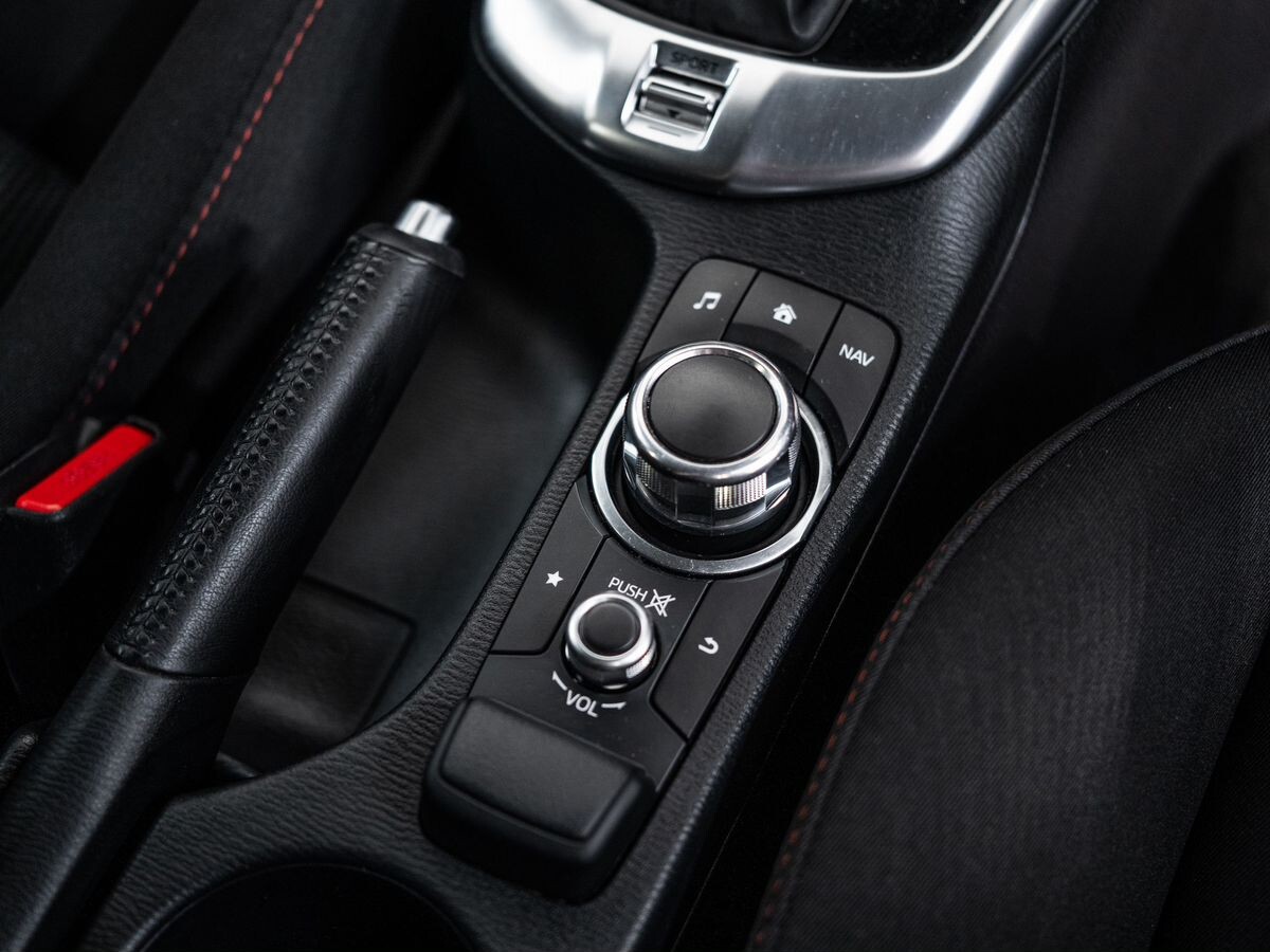 Mazda Demio 2016 - фото автомобиля