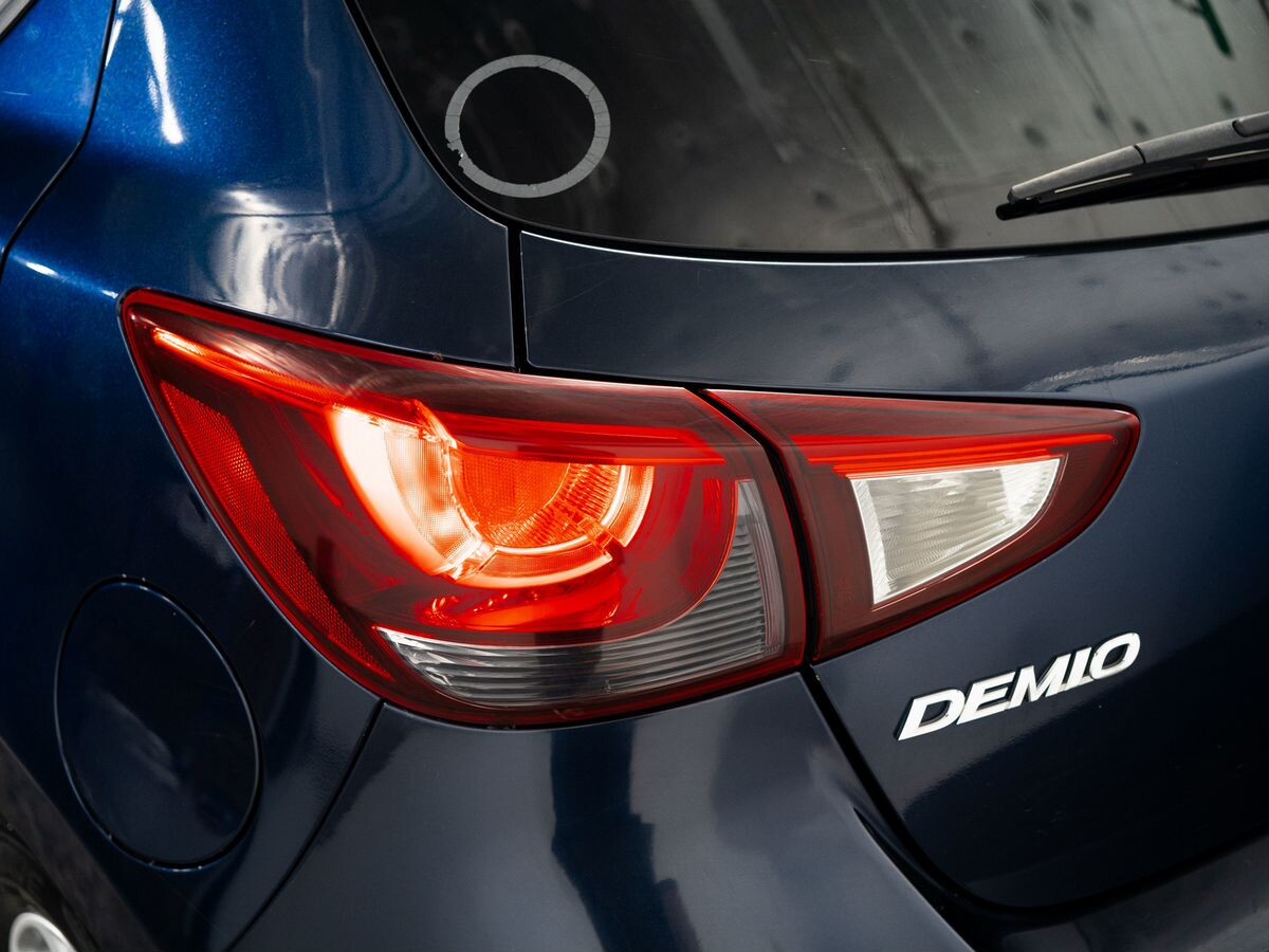 Mazda Demio 2016 - фото автомобиля