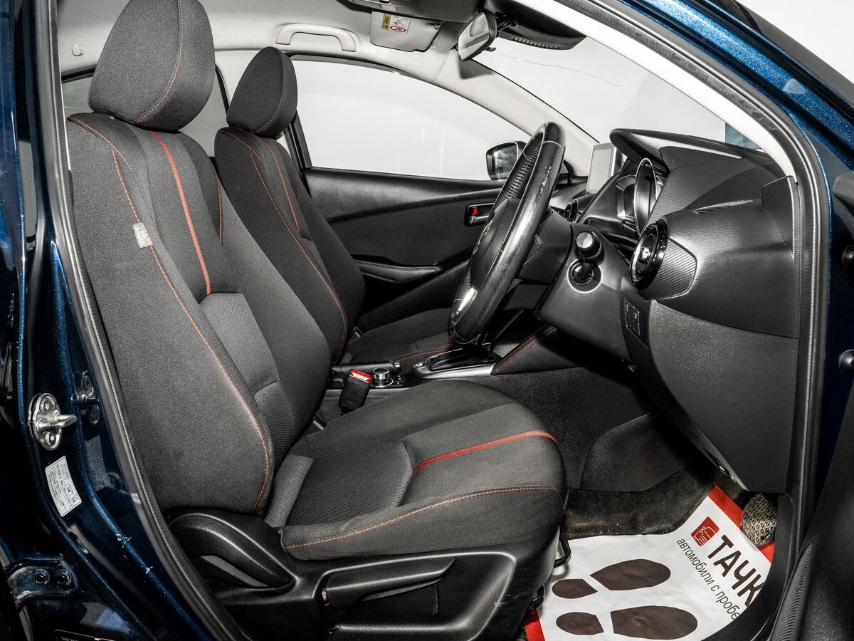 Mazda Demio 2016 - фото автомобиля
