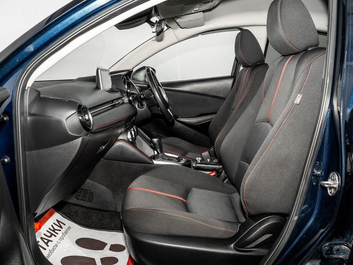 Mazda Demio 2016 - фото автомобиля