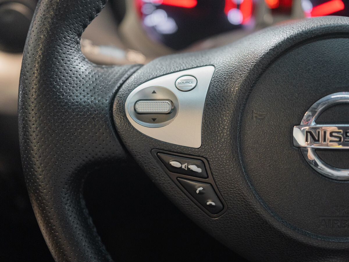 Nissan Juke 2012 - фото автомобиля