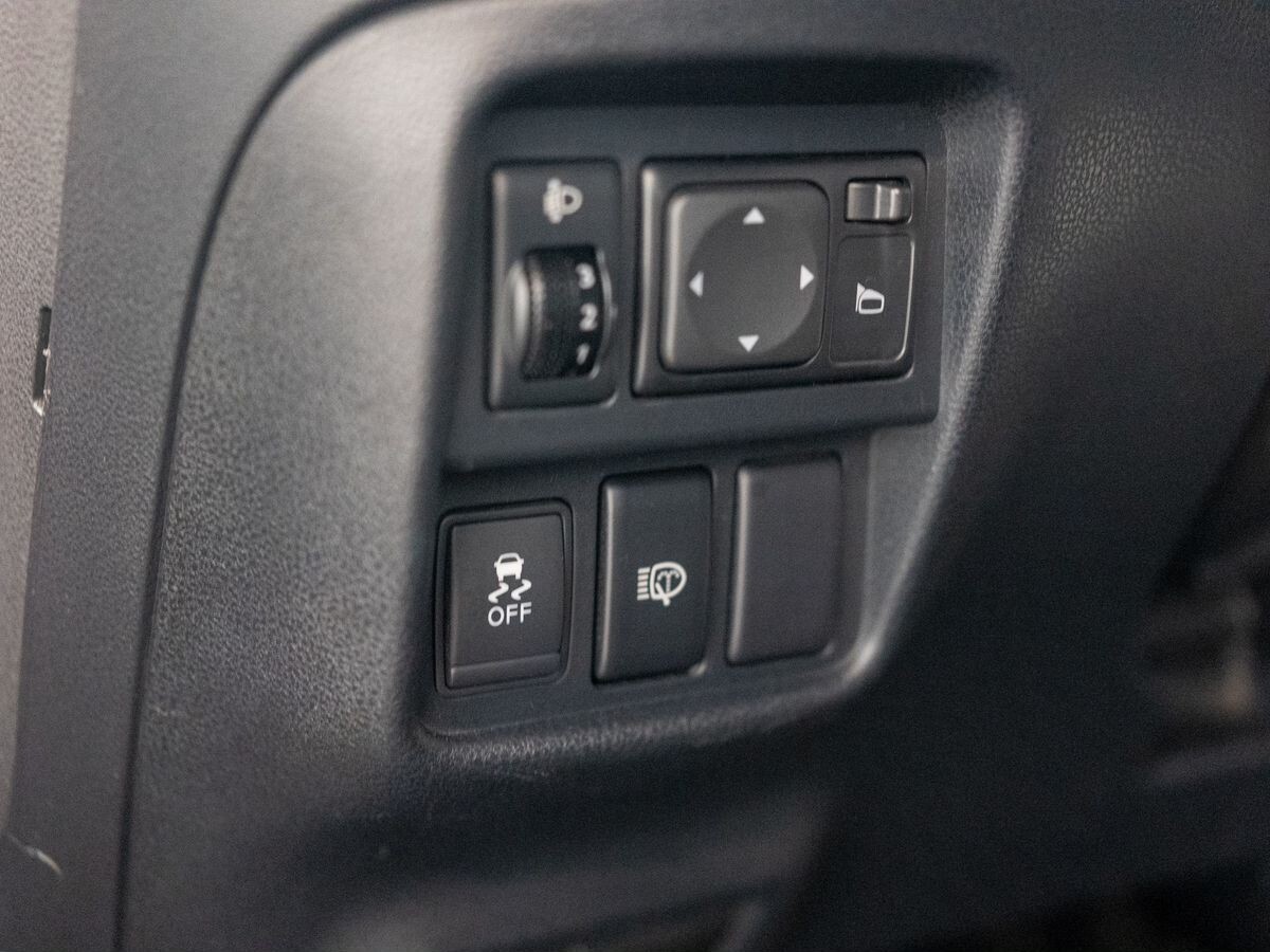 Nissan Juke 2012 - фото автомобиля