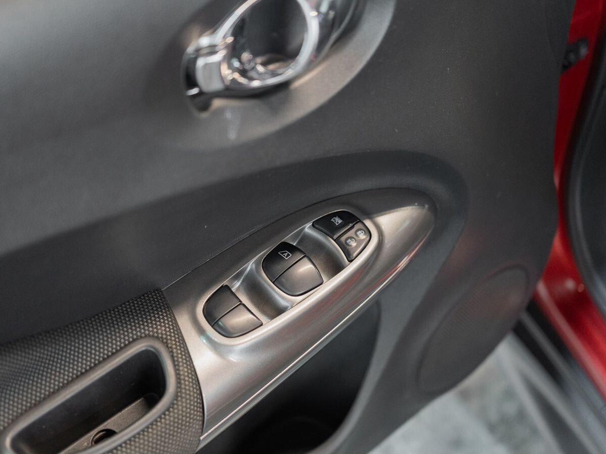 Nissan Juke 2012 - фото автомобиля