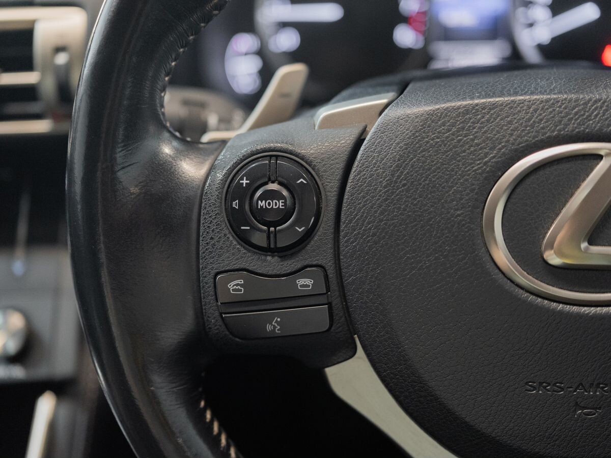 Lexus IS200t 2016 - фото автомобиля